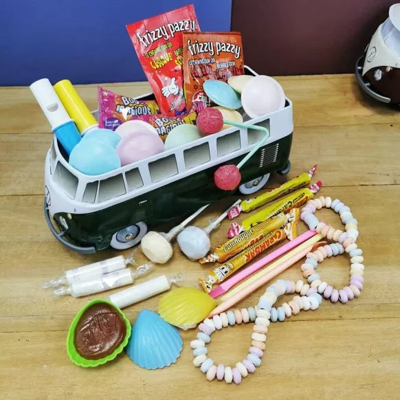 Coffret bonbon Volkswagen Combi vert en métal rempli de bonbons rétros 80