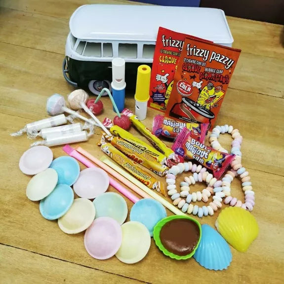 Coffret bonbon Volkswagen Combi vert en métal rempli de bonbons rétros 80